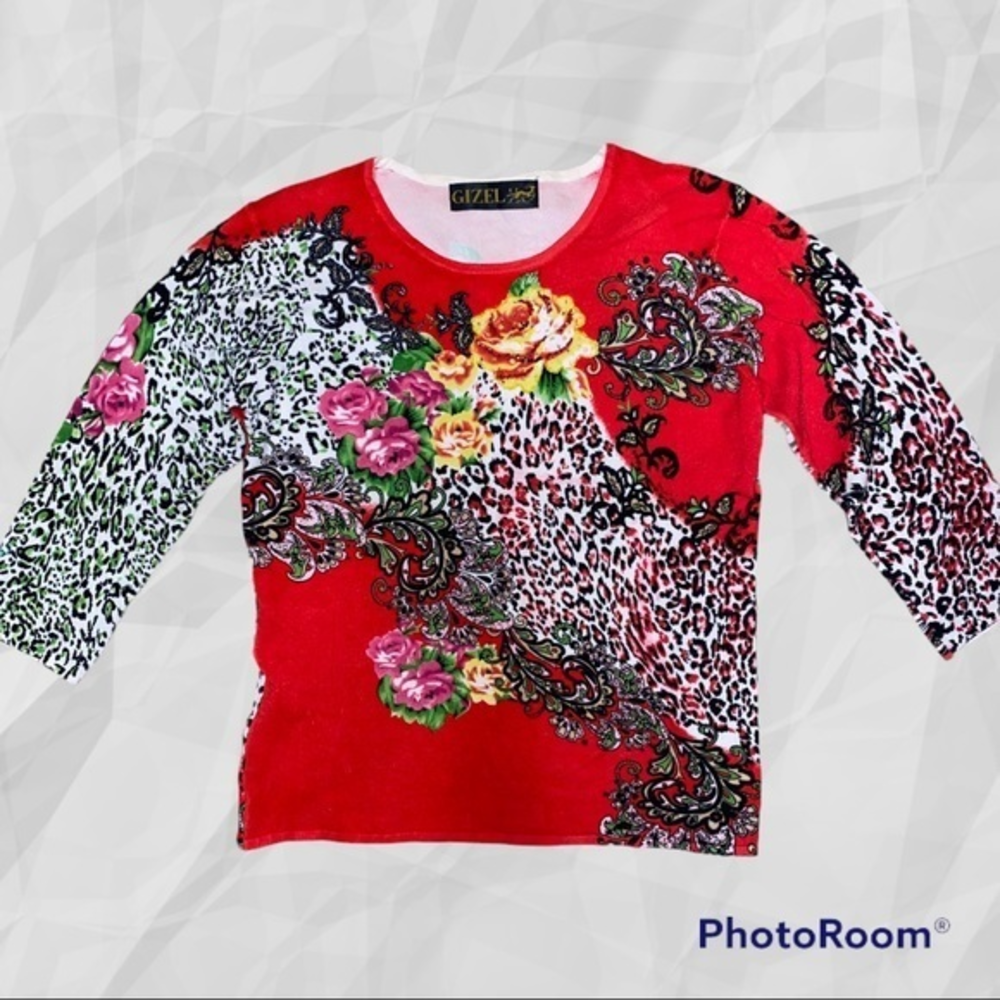 Gizel 3/4 sleeve sweater size M/L red floral animal print‎